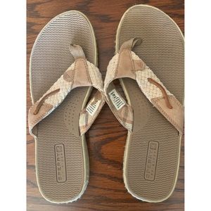 Sperry flip flops size 7